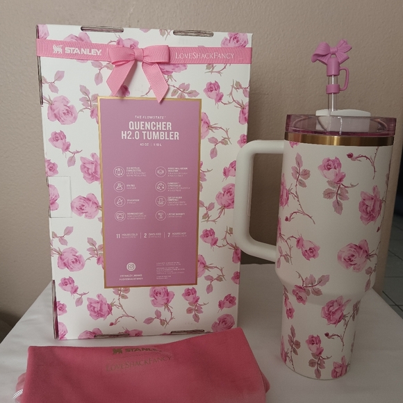 Stanley X Love Shack Fancy Pink Roses 40 oz - Picture 3 of 6
